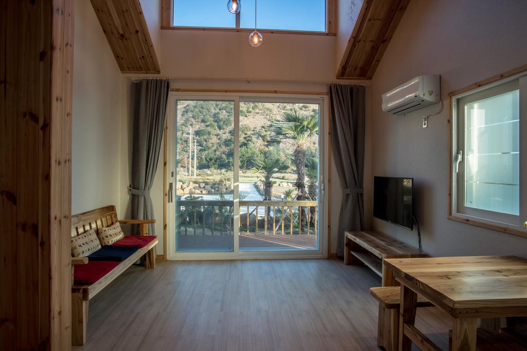 Jeju 542 Pension Σεογκουίπο Δωμάτιο φωτογραφία